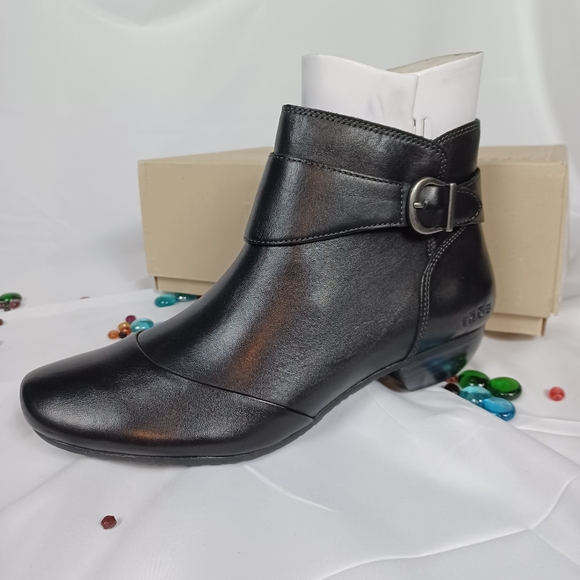 Taos Addition leather black boots nwt, size 9 - Picture 5 of 8